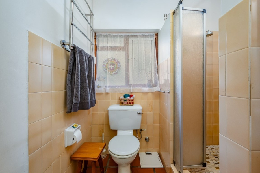 6 Bedroom Property for Sale in Golden Acre Western Cape